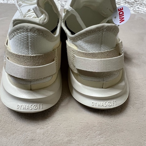 New Balance - Picture 6 of 9